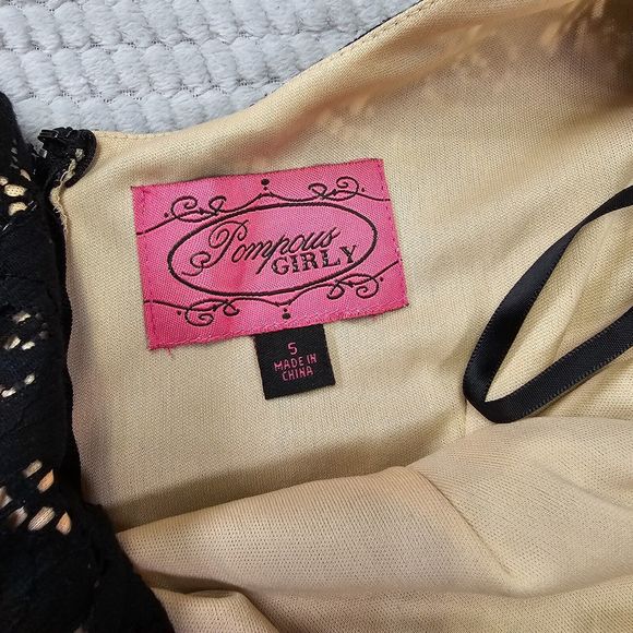 Women's Pompous Girly Lace overlay Dress Size‎ Small Cute - Picture 6 of 14